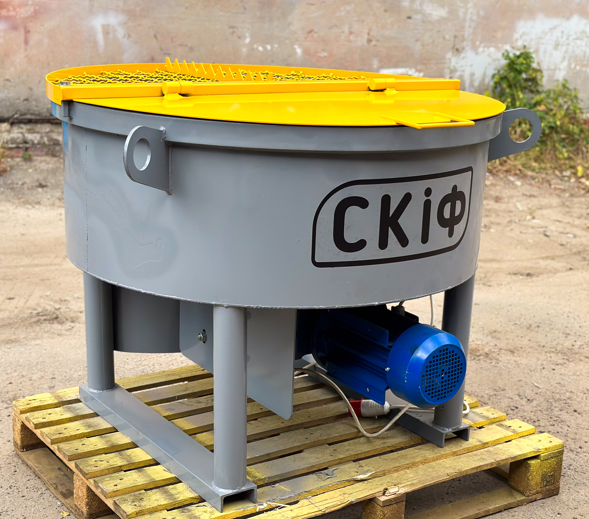 Примусовий бетонозмішувач Скіф БСПТ-200 -  Skif.in.ua